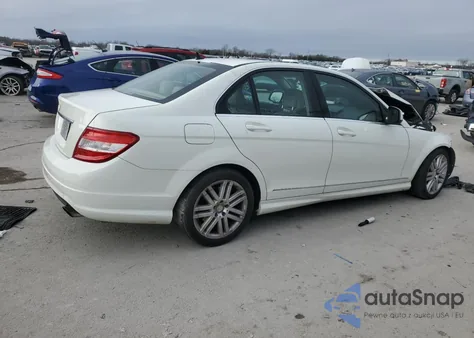 2009 Mercedes-Benz C 300 из США, поврежденный, VIN WDDGF54XX9R067799